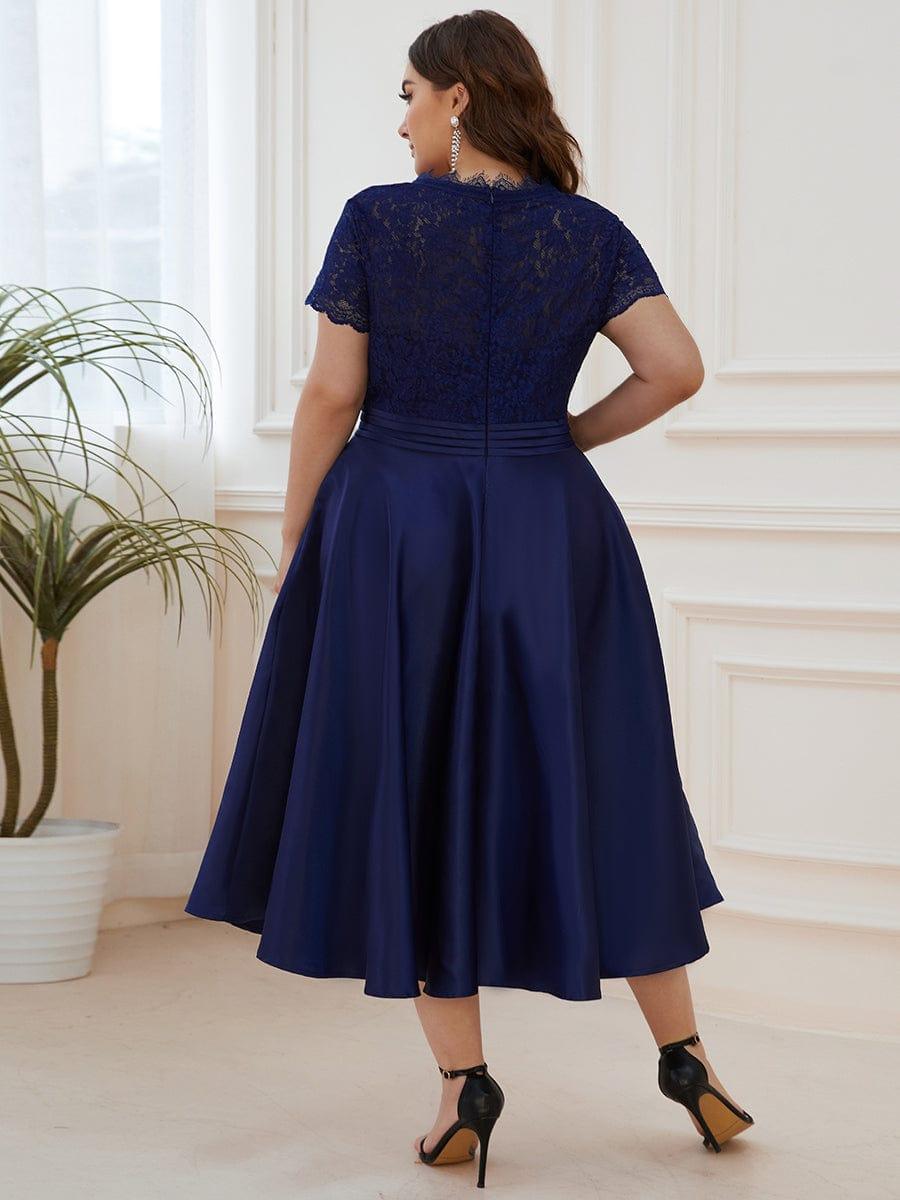 Plus Size V-neck Lace A-line Cocktail Dress with Pockets
