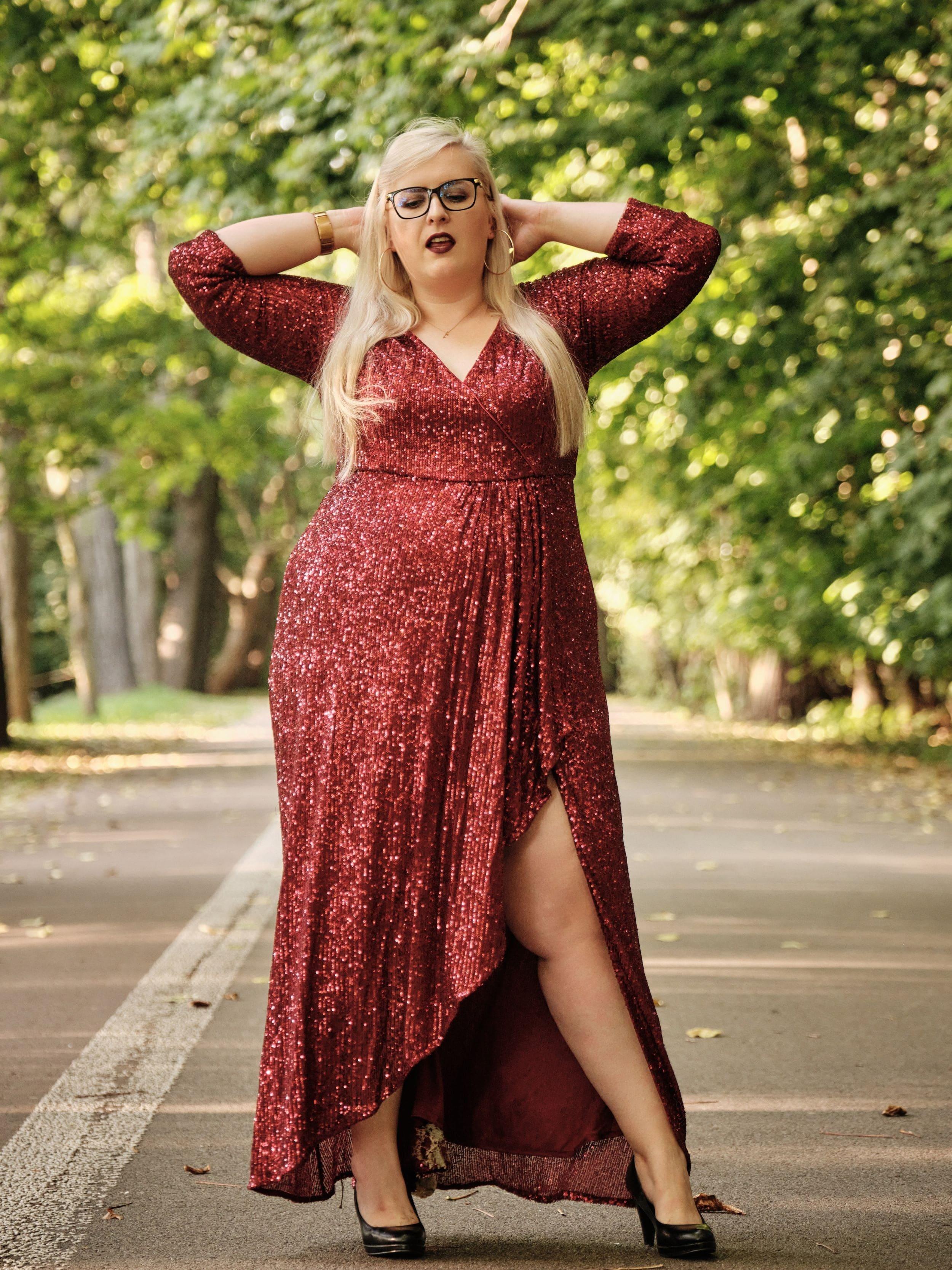 Plus Size V-neck Sequin Slit Evening Dress with Ruffle Hem