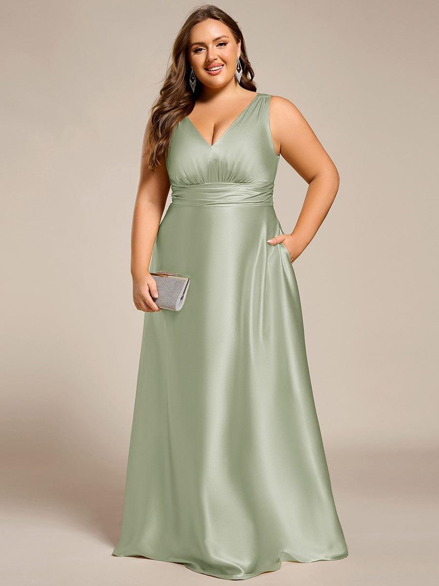 Plus Size V-Neck Empire Waist Bridesmaid Dress with Pockets